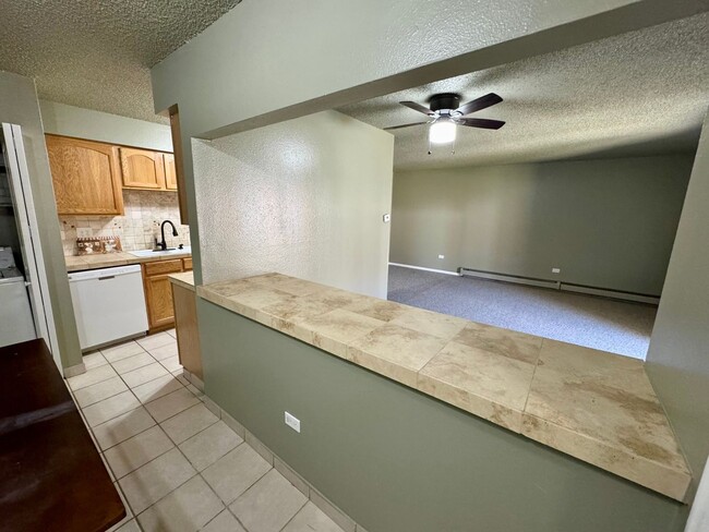 Building Photo - Charming 2BR Condo in Denver