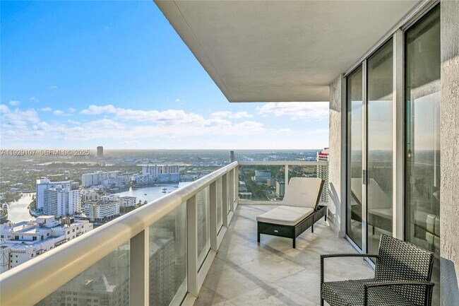 Building Photo - 1830 S Ocean Dr