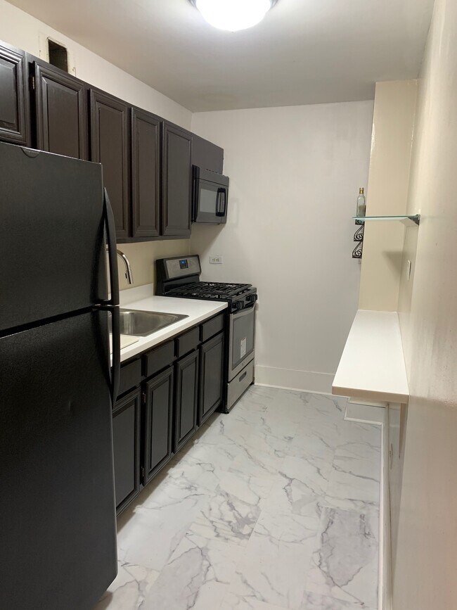 Building Photo - 1260 21st St NW