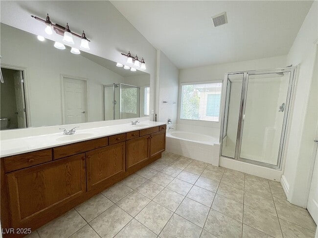 Building Photo - 9748 Waukegan Ave