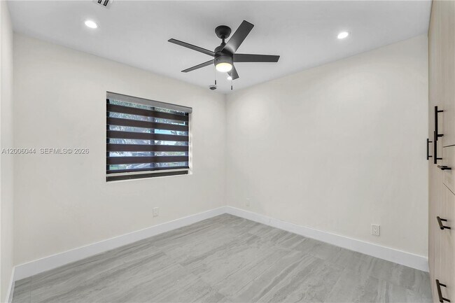 Building Photo - 4700 SW 110th Ave