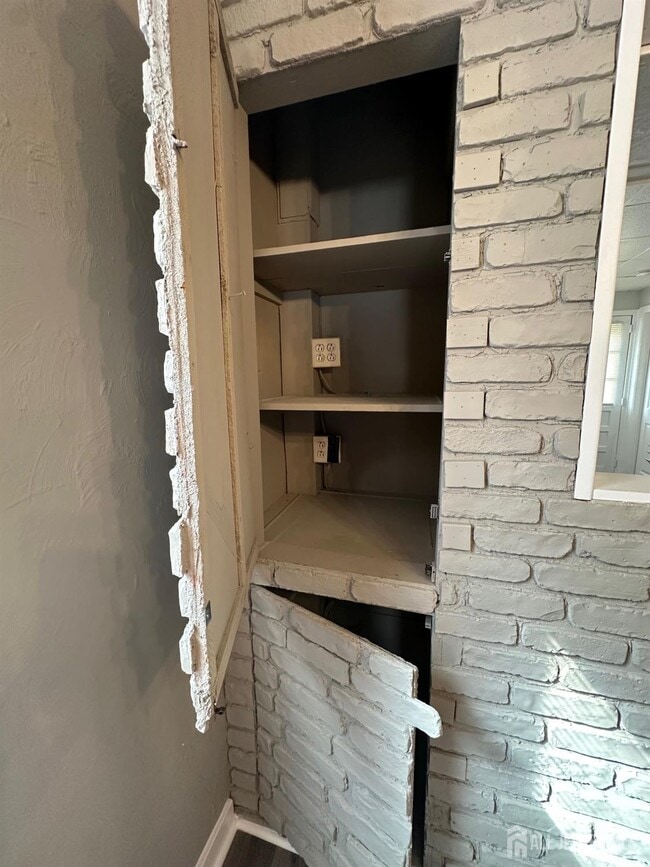 Building Photo - 28 Bird Ave