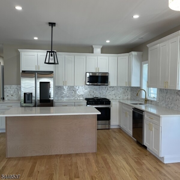 Building Photo - 1297 Avy St