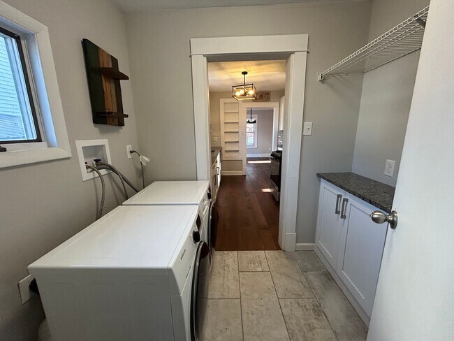 Building Photo - Stunning, Fully Updated 4 Bedroom, 2 Bath Home with Classic Charm!