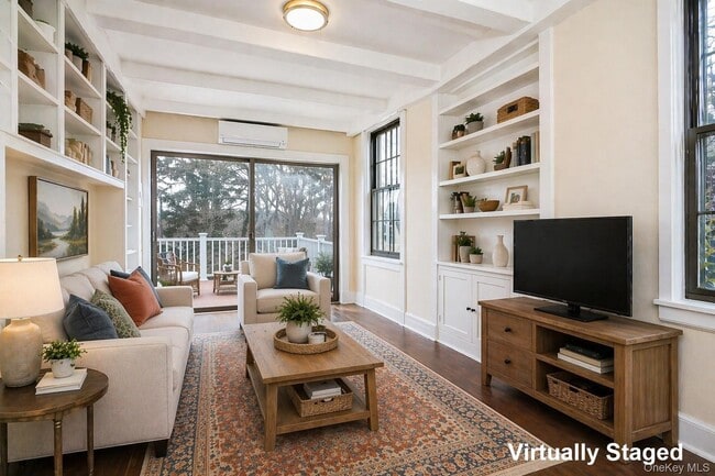 Building Photo - 50 Greenacres Ave