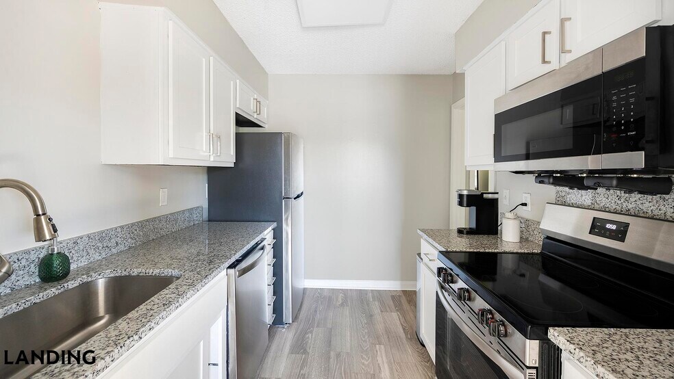 Building Photo - 231 New Shackle Island Rd