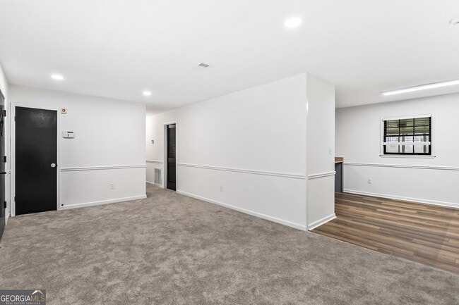 Building Photo - 2923 Bicentennial Dr SW