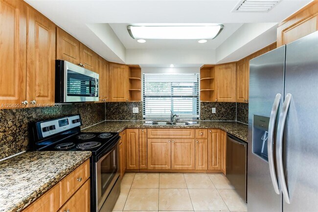 Building Photo - 1430 W Sandpiper Cir