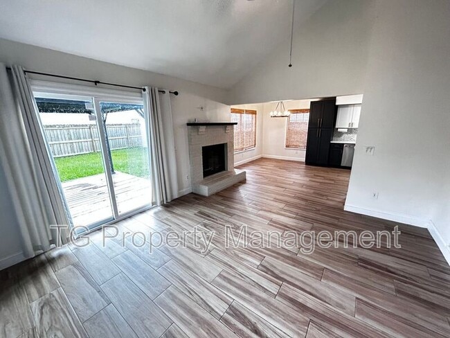 Building Photo - 430 Trout River Dr