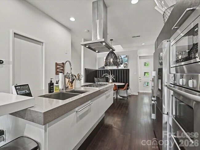 Building Photo - 341 Viburnum Way Ct