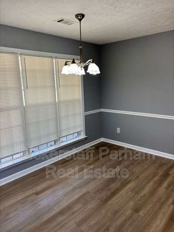 Building Photo - 1070 Watervalley Dr