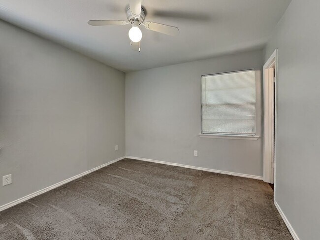 Building Photo - Coming Soon! 4 BR/1.5BA | Newly Renovated Single Family Home | Large backyard | In Mesquite!