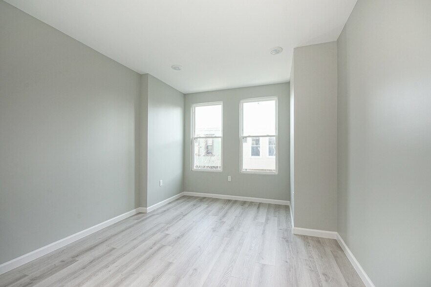 Building Photo - 1315 S 30th St