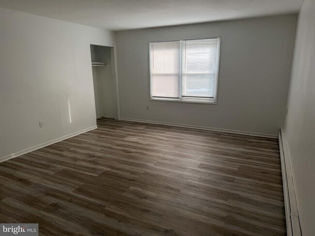 Building Photo - 623 State St