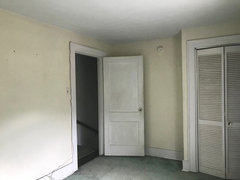 Building Photo - 5708 Pontiac Dr