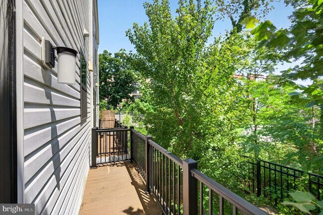 Building Photo - 1013 S Taylor Ct