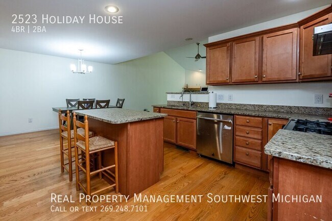 Building Photo - 2523 Holiday House Rd