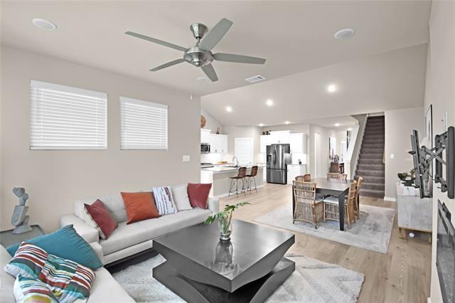 Building Photo - 1901 Crestwood Ln