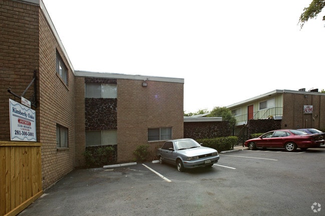 Building Photo - Shadow Oaks / Kimberly Oaks