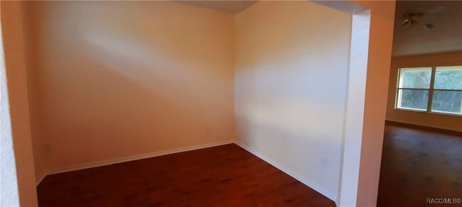 Building Photo - 9 Elder Ct W