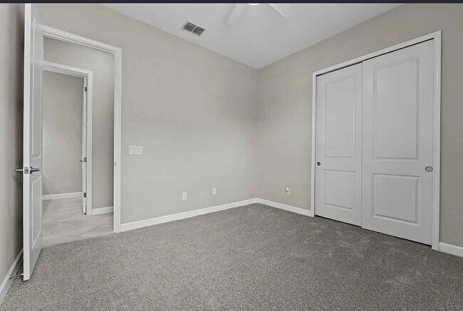 Building Photo - 2766 Hilliard Dr