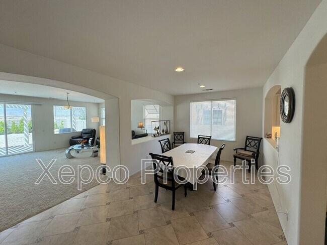 Building Photo - 1290 Esperanza Trail
