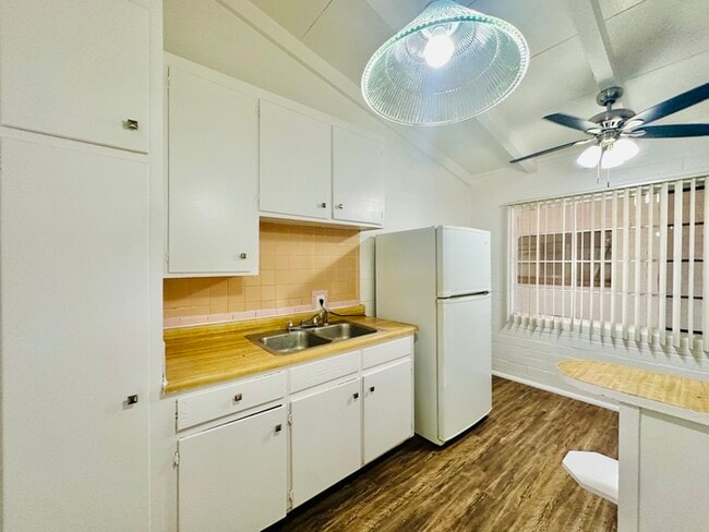 Building Photo - Spacious 2 Bedroom with New Flooring/Paint...