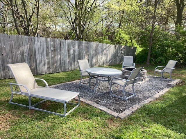 Patio Area In Yard - 2018 Lebanon Pike