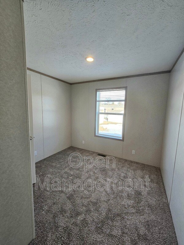 Building Photo - 725 S 12th St