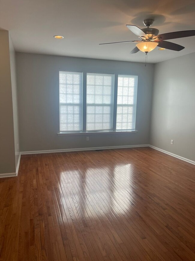 Building Photo - 3 bedroom 2 1/2 bath Townhouse in Bayberry