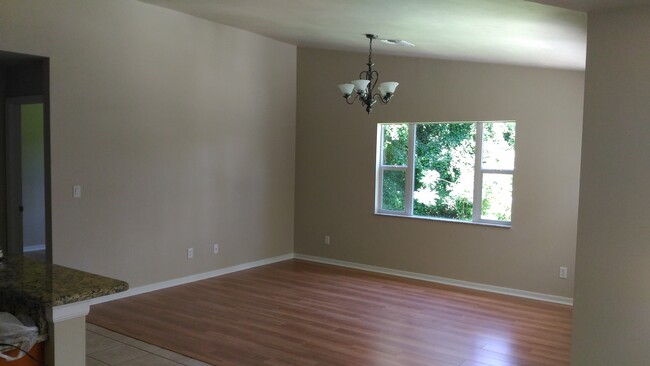 Building Photo - 5740 Zinkle St