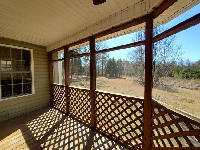 Building Photo - 958 Flynn McPherson Rd