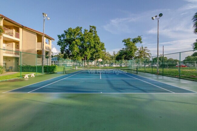 Building Photo - 3012 Parkway Blvd