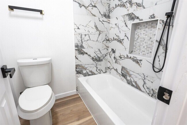 Building Photo - 1011 Crossfield Dr