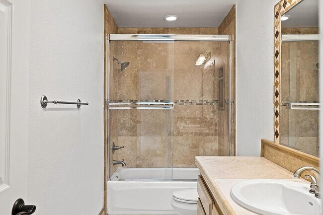 Building Photo - 43520 Via Magellan Dr