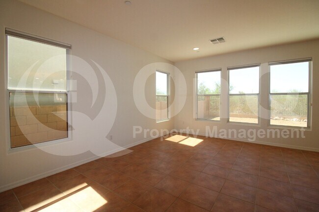 Building Photo - 779 W Calle La Bolita