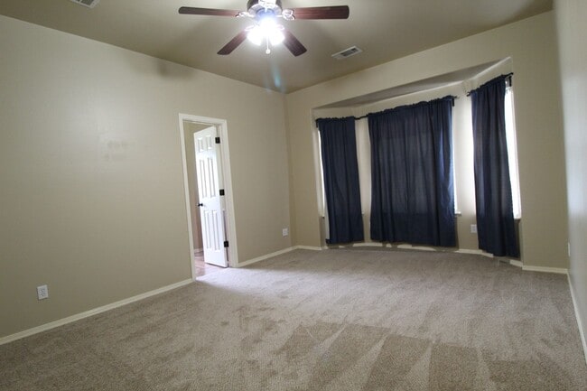 Building Photo - designed for comfort : 3 Bedroom 2 Bath