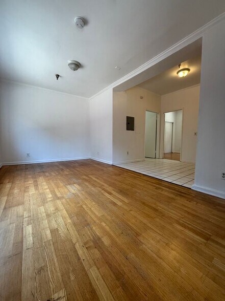 Building Photo - 1816 N Gramercy Pl