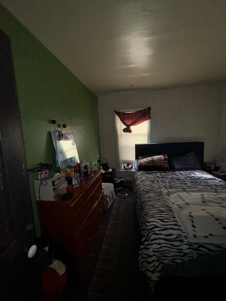 Building Photo - 112 Webster Ave