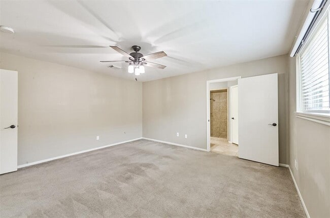 Building Photo - 5347 Lincoln Green Dr
