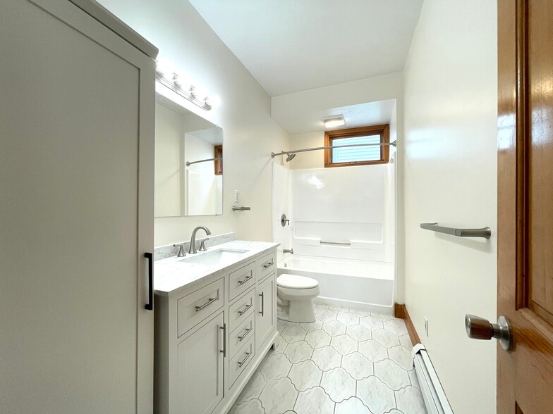 Building Photo - 18 Ames St