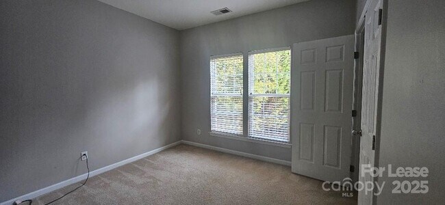 Building Photo - 6941 Augustine Way