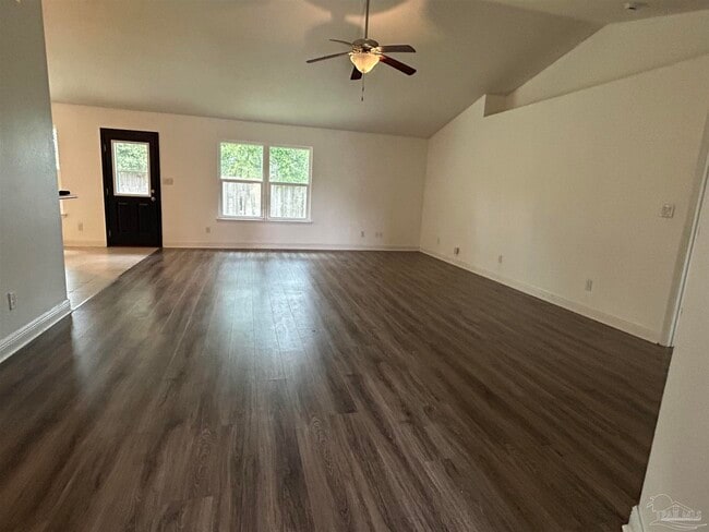 Building Photo - 323 Tree Swallow Dr