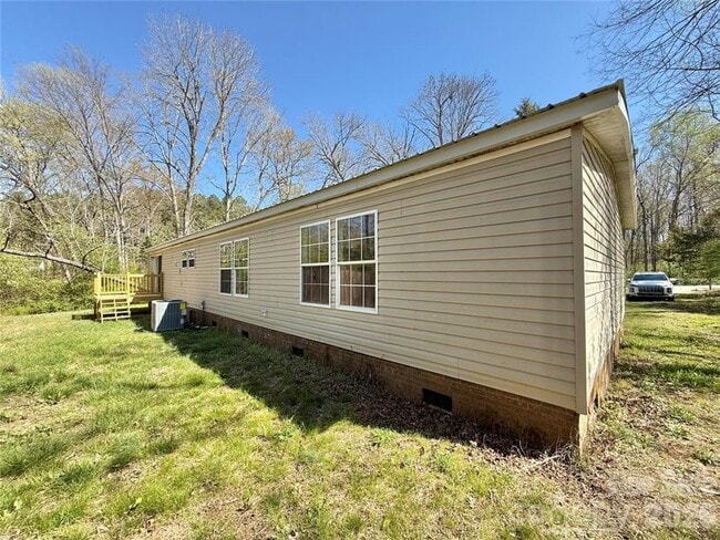 Building Photo - 4 Bedroom/2 Bath Home for Rent