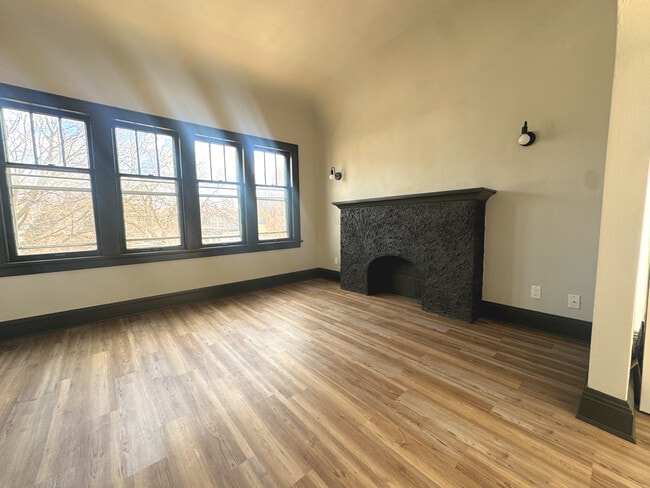 Building Photo - 2429-2431 S 34th St