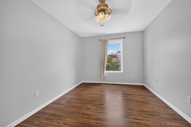 Building Photo - 531-533-533 Jefferson St