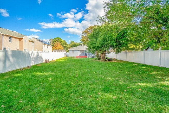 Building Photo - 4 Bed 2.5 Bath Home for rent in Norfolk