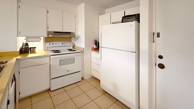 Building Photo - Beautiful 1 Bedroom 1 Bath unit Located in...