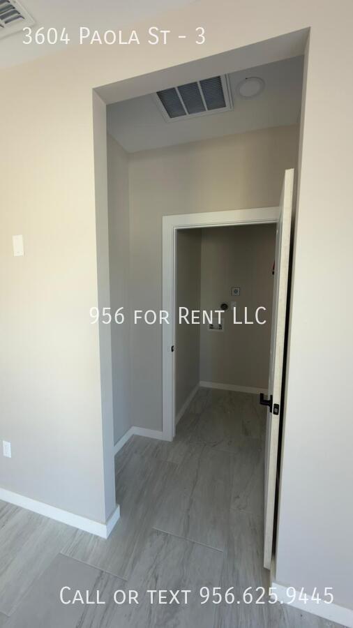 Building Photo - 3604 Paola St