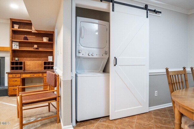 Building Photo - 6553 New Market Way